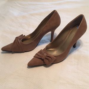 Nine West suede pumps